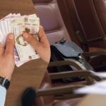 В Україні зросли зарплати чиновників: де заробляють найбільше