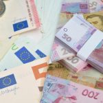 Євро відійшов від історичного максимуму: офіційний курс валют на вівторок