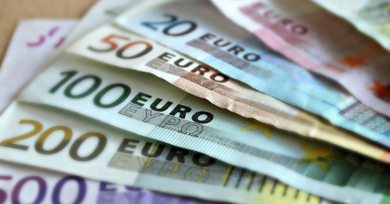Євро вперше перевищило 48,5 грн: НБУ встановив новий курс