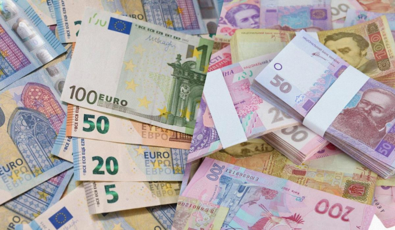 Євро вперше перевищив позначку у 48 гривень: офіційний курс валют на п’ятницю