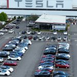 Продажі Tesla впали другий квартал поспіль: є ризик завершити рік у мінусі