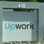 Фриланс-біржа Upwork назвала причину блокування користувачів з України 