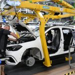 Європейські компанії на чолі з Mercedes і LVMH схиляють ЄС до компромісу з Трампом, побоюючись торгової війни – Bloomberg