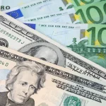 Чистий попит на готівкову валюту впав: скільки банки ввезли та вивезли валюти