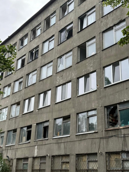 Кіностудія ім. Довженка постраждала через російський удар по Києву (фото)