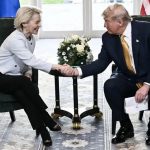 Головне за понеділок: угода США та ЄС, падіння євро