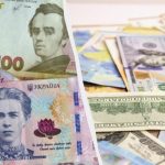 Який курс долара та євро очікувати в Україні: прогноз банкіра на наступний тиждень