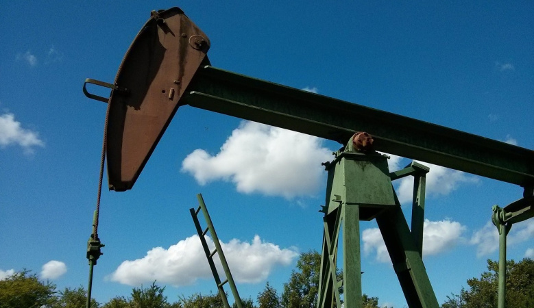 Країни Перської затоки готові збільшити видобуток нафти на тлі нових санкцій США проти росії