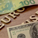 Курс валют: долар в банках підскочив на 9 копійок