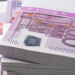 Курс валют: Євро зростає й знову коштує понад 49 грн