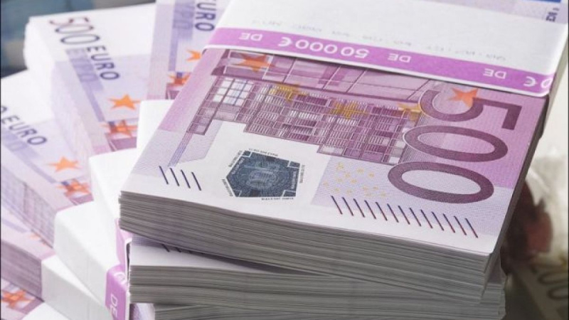 Курс валют: Євро зростає й знову коштує понад 49 грн