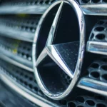 Mercedes заявила про падіння прибутку за півріччя на майже 56%