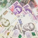 Офіційний курс: гривня дешевшає