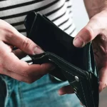 Рівень безробіття в Україні в червні зменшився до 12%, а рівень бідності зріс до 25,2%