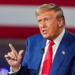 Трамп розглядає надання Україні нового фінансування — CBS News