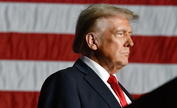 Військова підтримка України з боку США не припинялась — Трамп