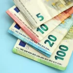 Євро подешевшав майже на 50 копійок: НБУ встановив нові курси валют