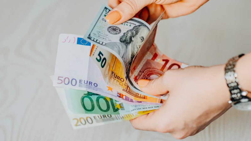 Євро та злотий дешевшають: НБУ встановив нові курси валют