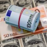 Євро відновлює зростання, а долар дешевшає: НБУ встановив курси валют на понеділок