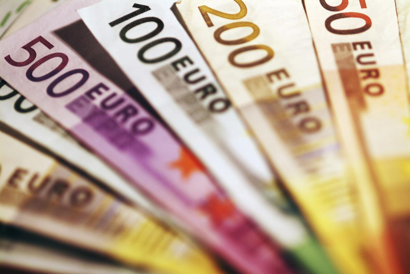 Євро вперше з початку року різко пішов униз