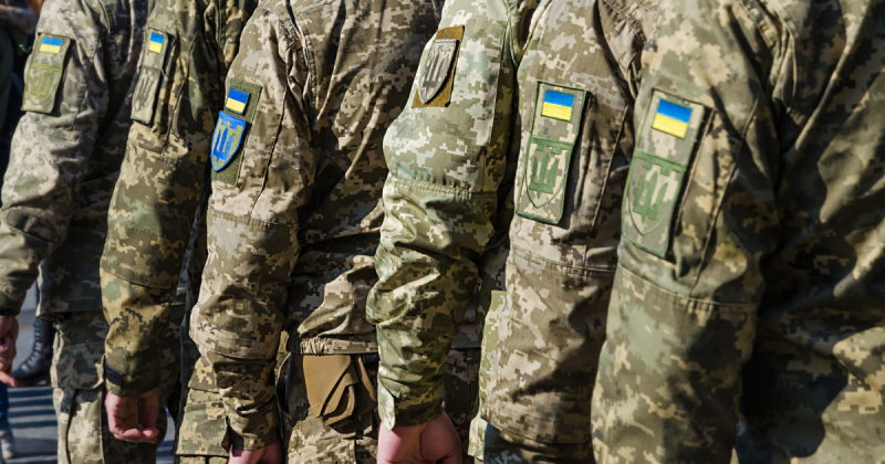 Частка українців, які відкидають мирний план Росії, зменшилася з 82% у травні до 76% у липні – КМІС
