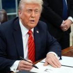 Трамп підписав указ про додаткове 25% мито на товари з Індії через російську нафту (доповнено)