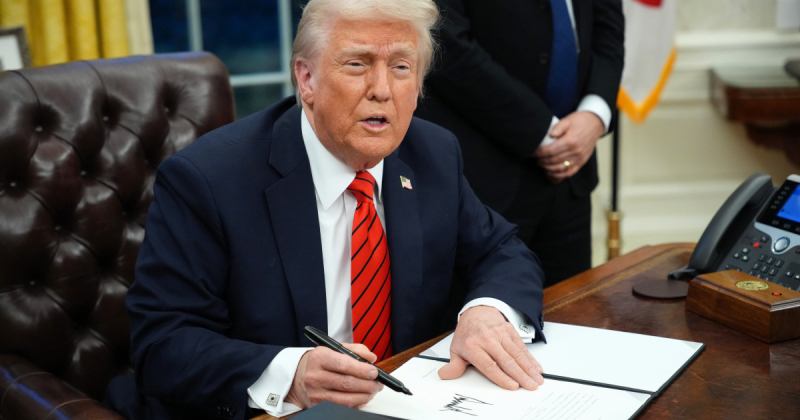 Трамп підписав указ про додаткове 25% мито на товари з Індії через російську нафту (доповнено)