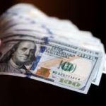 Економічні настрої українців погіршилися: очікують падіння гривні та росту безробіття