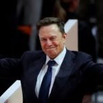Інвестори подали в суд на Tesla та Маска