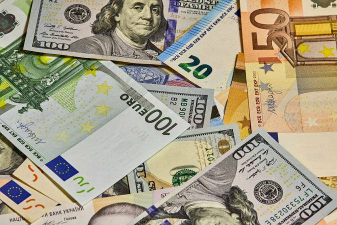 Нацбанк зменшив обсяги продажу валюти на ринку