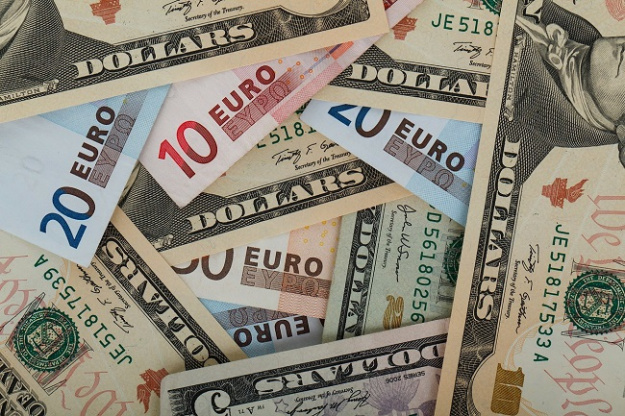НБУ скоротив продаж валюти з резервів до $608 мільйонів за тиждень