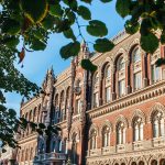 НБУ збільшив продаж валюти на міжбанку