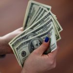 Що буде з доларом в Україні наступного тижня: прогноз банкіра до 24 серпня