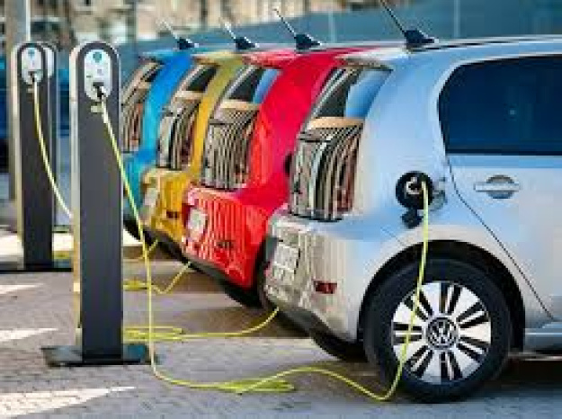 Скільки коштує зарядити електромобіль у липні 2025 року