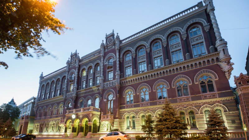 Україна потребуватиме більше зовнішньої допомоги у найближчі роки — новий прогноз НБУ