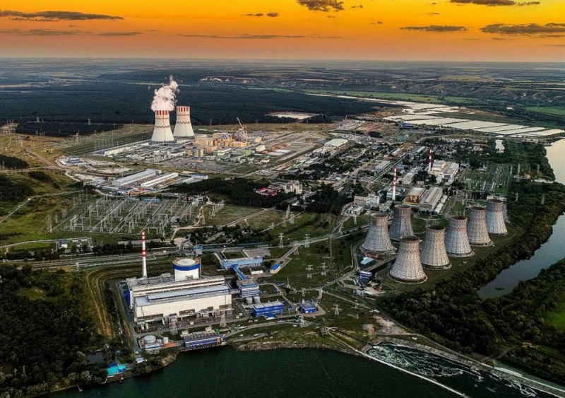 Уперше через атаку дронів у Росії зупинився енергоблок на одній із великих АЕС