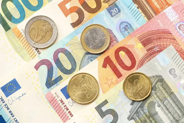Євро досяг нових максимумів на тлі мирних переговорів щодо України