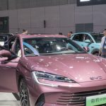 Баффет повністю продав частку в BYD, що спричинило найбільше падіння акцій компанії за три тижні