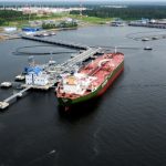 Дрони атакували найбільший нафтоналивний порт Росії, спричинивши пожежу на судні та насосній станції (відео)