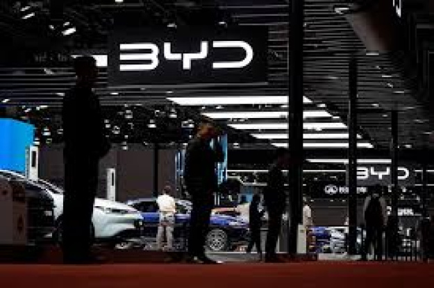 Баффет позбувся частки в китайській BYD