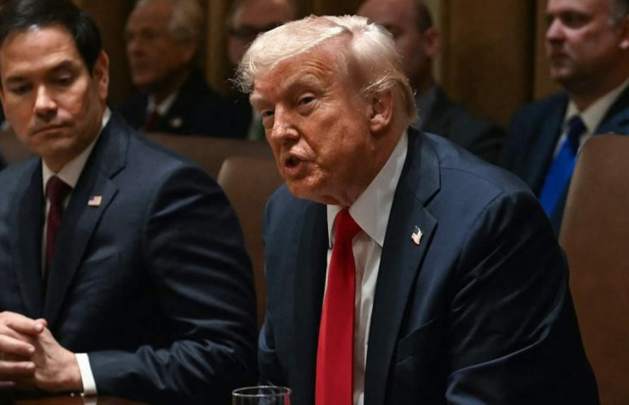 Білий дім: Трамп закликав європейських лідерів припинити купувати російську нафту