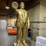 BNB оновив історичний максимум, у США встановили золоту статую Трампа з біткоїном: що нового