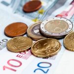 Чи варто скуповувати євро зараз: банкір дав поради українцям на найближчий час