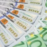 Долар подешевшав, євро подорожчало: НБУ встановив курси валют на понеділок