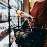Європейці почали менше витрачати і купувати американських товарів через мита Трампа – ЄЦБ