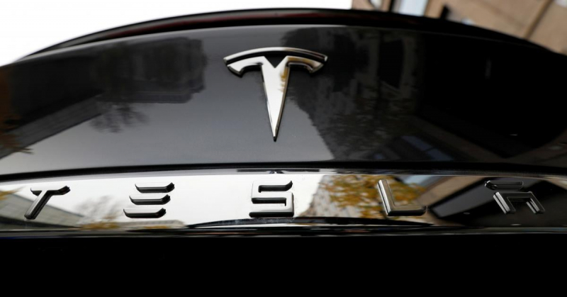 Хоронили Tesla - порвали два баяни: з чим насправді пов'язані труднощі відомого виробника