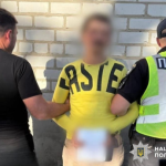 поліцейські затримали чоловіка, який стріляв у правоохоронців Джерело: https://kg.npu.gov.ua/news/na-kirovohradshchyni-politseiski-zatrymaly-cholovika-iakyi-striliav-u-pravookhorontsiv