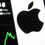 Інвестори сумніваються у подальшому зростанні Apple, попри новий iPhone — Bloomberg