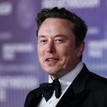 Маск інвестував $1 млрд у Tesla. Акції різко зросли
