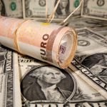 Нацбанк встановив нові курси валют на понеділок: долар подешевшав